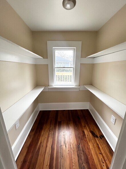 Building Photo - 126 Tate St