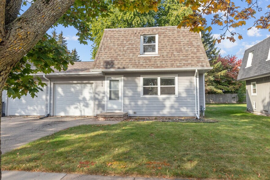 Building Photo - 1800 E Northland Ave