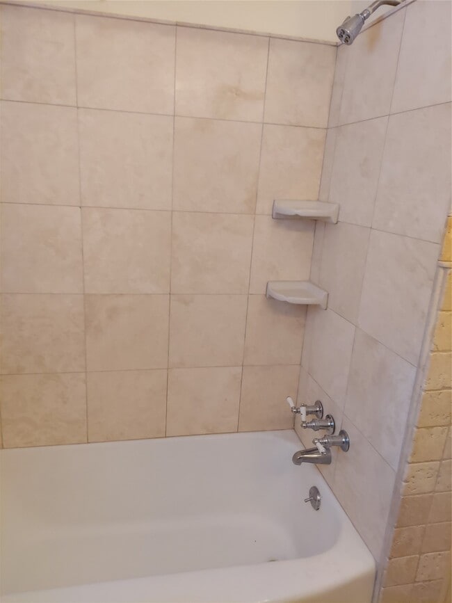 Building Photo - 2821 Eastgrove Ln