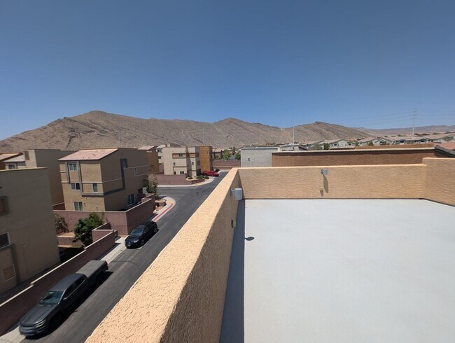 Building Photo - 10544 Headwind Ave