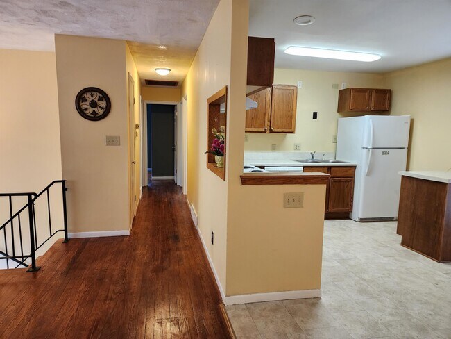 Building Photo - 9225 Carol Ann Dr