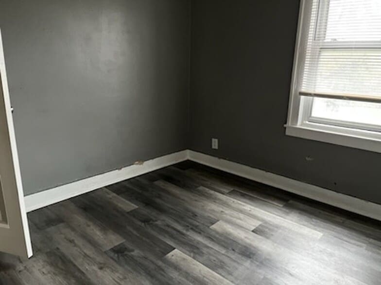 Building Photo - 9264 Ward Ave