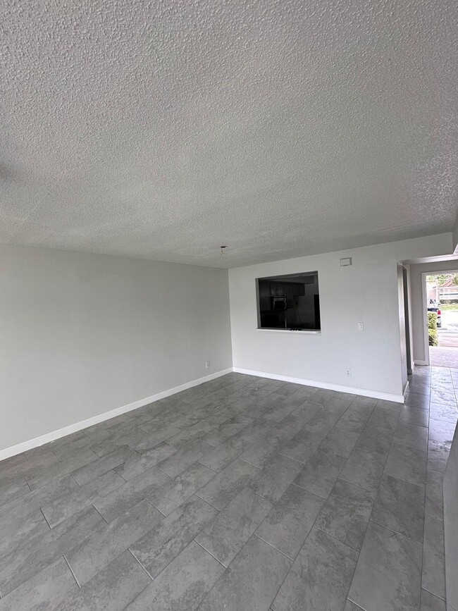 Building Photo - 13828 Timberbrooke Dr