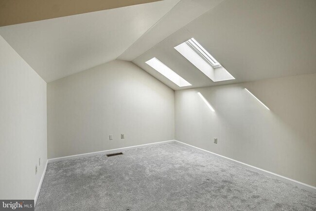 Building Photo - 124 Jeffords Ct