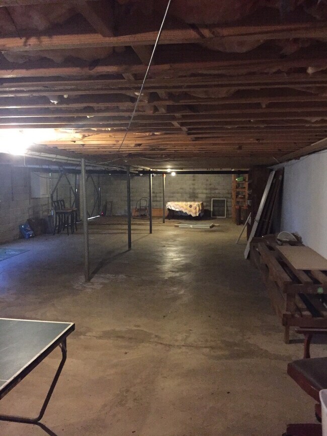 Building Photo - GREAT LOCATION!! Nicely updated home!!
