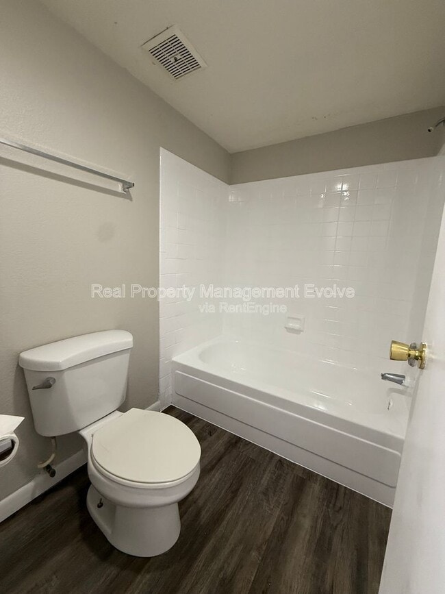 Building Photo - 5995 N 78th St