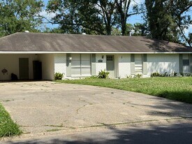 Building Photo - 12240 Gebhart Dr