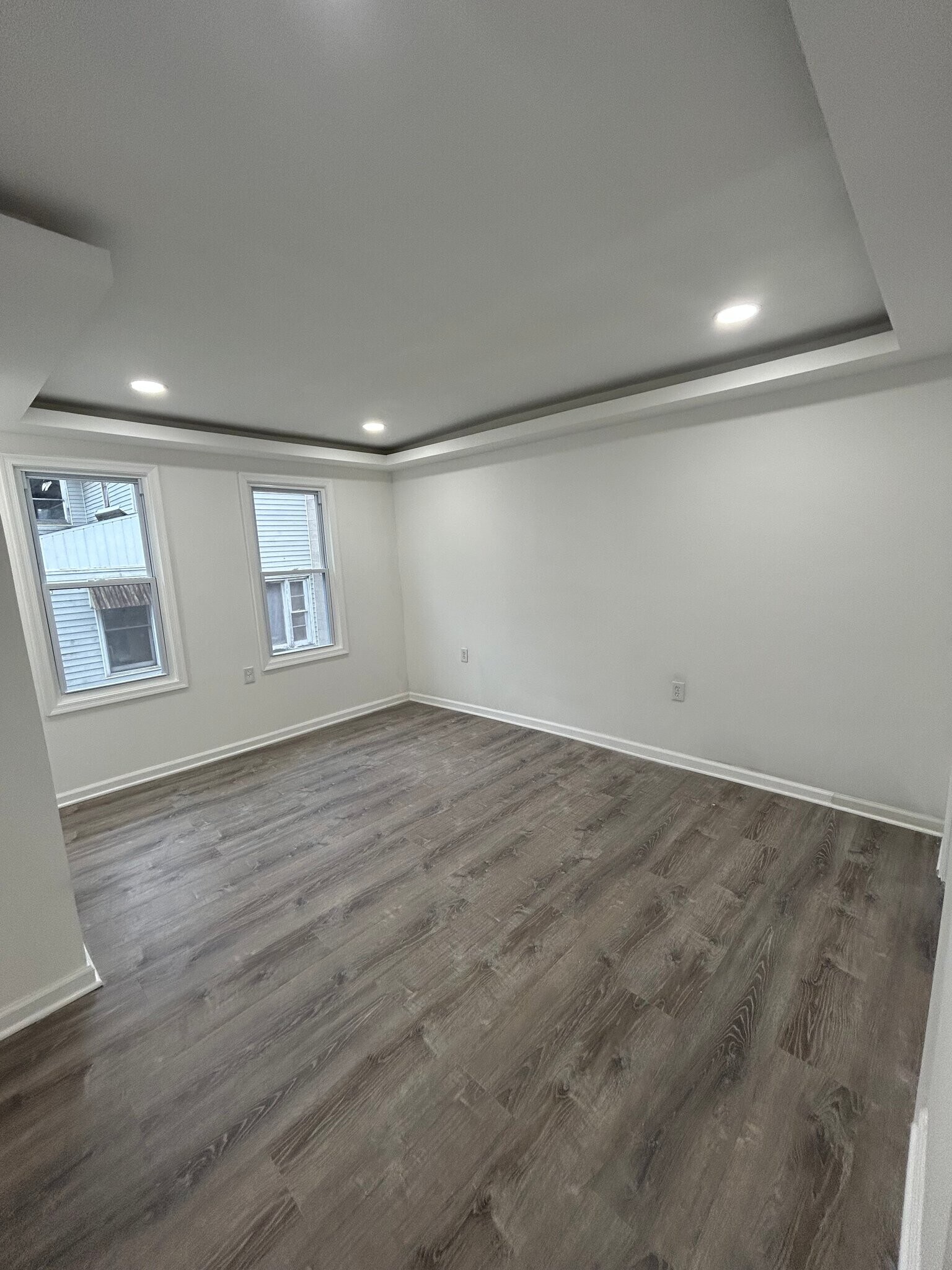 Building Photo - 330 E Pine St