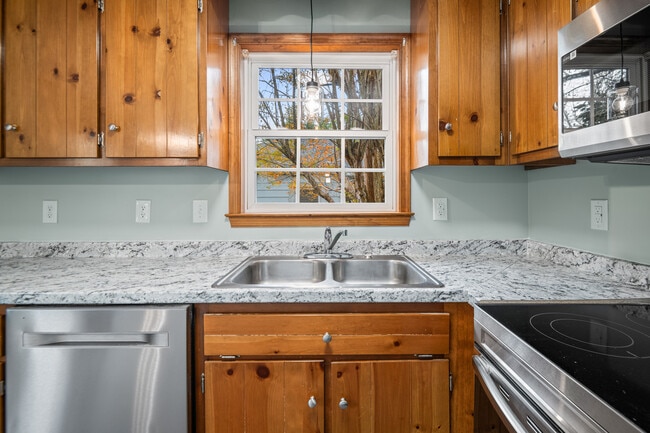 Building Photo - 514 Highland Ave