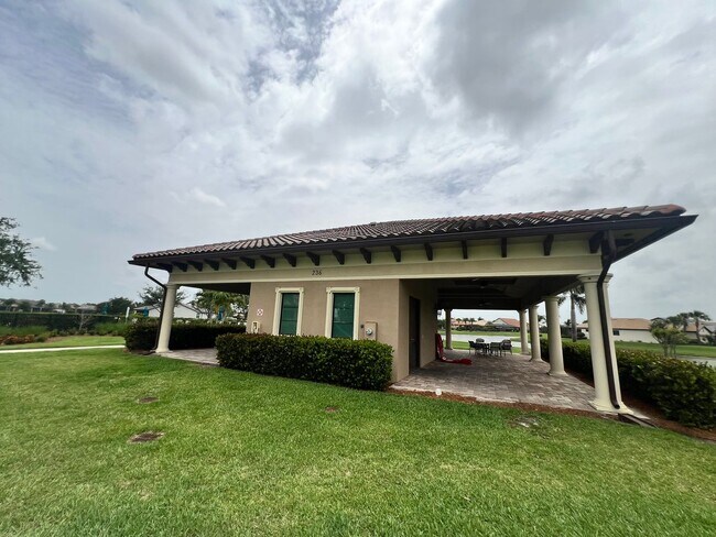 Building Photo - STUNNING LAKEFRONT 3 BEDROOM, 2.5 BATH HOM...
