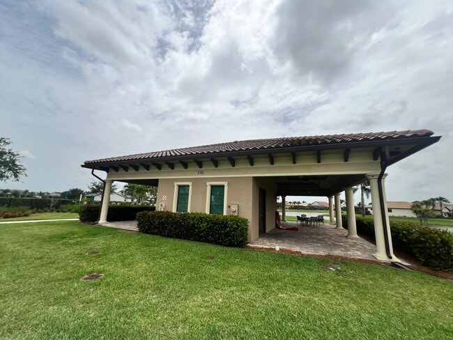 Building Photo - STUNNING LAKEFRONT 3 BEDROOM, 2.5 BATH HOM...