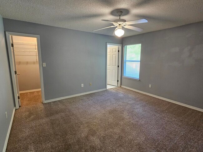 Building Photo - 2787 Bay Club Dr