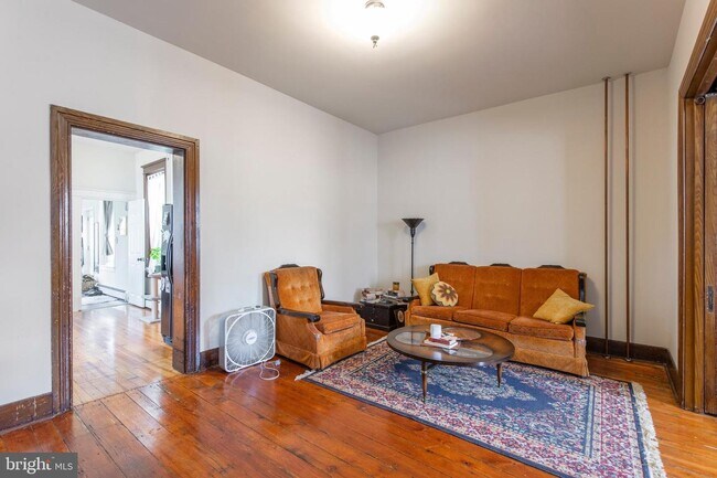 Building Photo - 423 E Philadelphia Ave