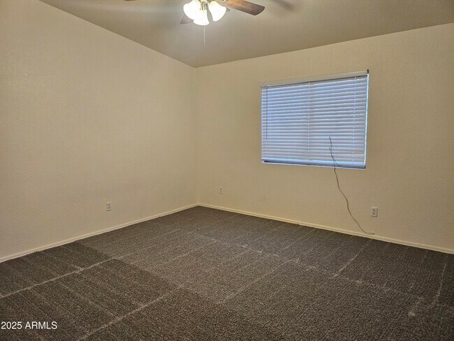 Building Photo - 825 E Lamonte St