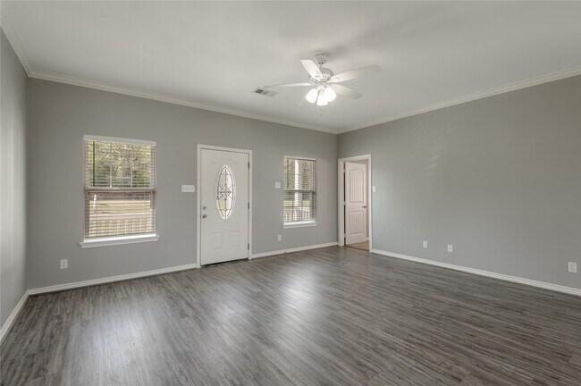 Building Photo - 100 Shorewood Dr