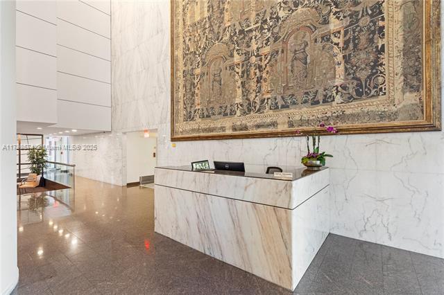Building Photo - 1541 Brickell Ave