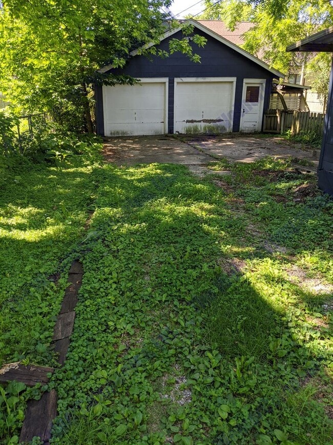 Building Photo - Available August 2026!