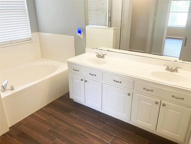 Building Photo - 3208 Dawn Mesa Ct