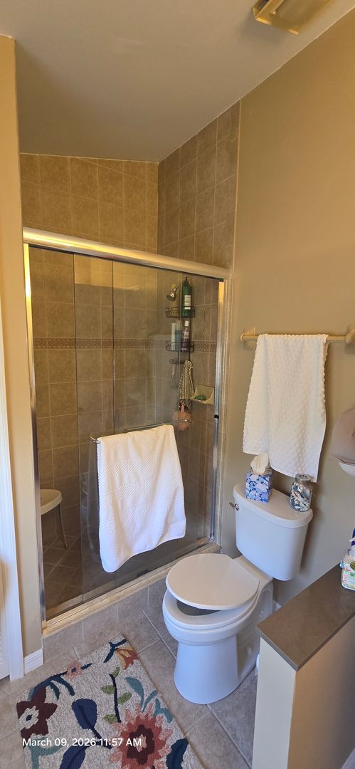 Building Photo - Welcome to **Caloosa Yacht & Racquet Club**, one of Fort Myers’ most desirable **gated waterfront...