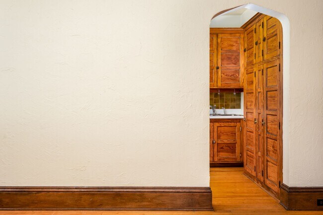 Building Photo - Crestairie