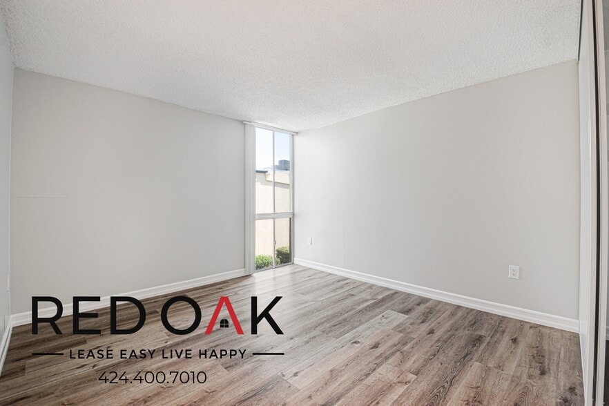 Building Photo - 15101 Magnolia Blvd