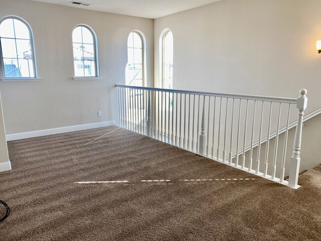 Building Photo - $2,750 3 Bd + Loft, Solar - Copper River G...