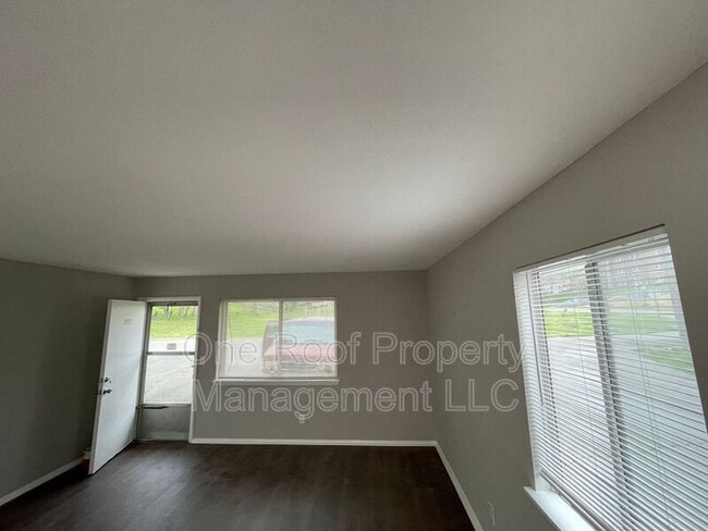 Building Photo - 3113 Barnett Ave