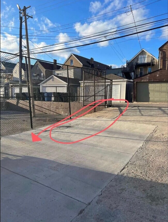 Building Photo - 2002 W Cermak Rd