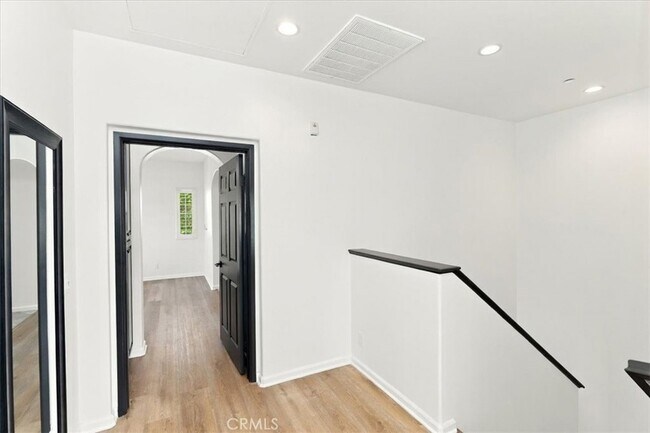 Building Photo - 4433 Owens St