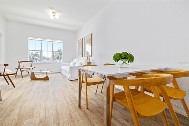 Building Photo - 100 4th Ave S