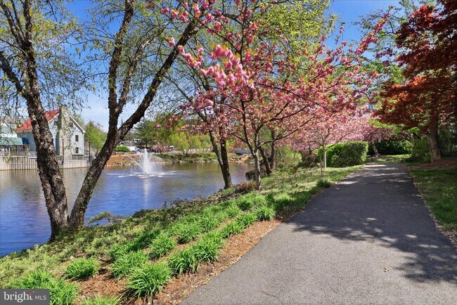 Building Photo - 12845 Mill Brook Ct