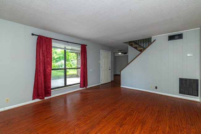 Building Photo - 9124 Woodpark Ln NW