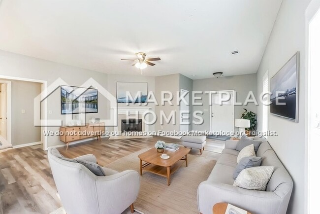 Building Photo - 440 Tree Line Dr