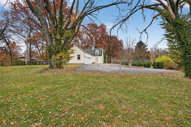 Building Photo - 5 Van Crest Ln