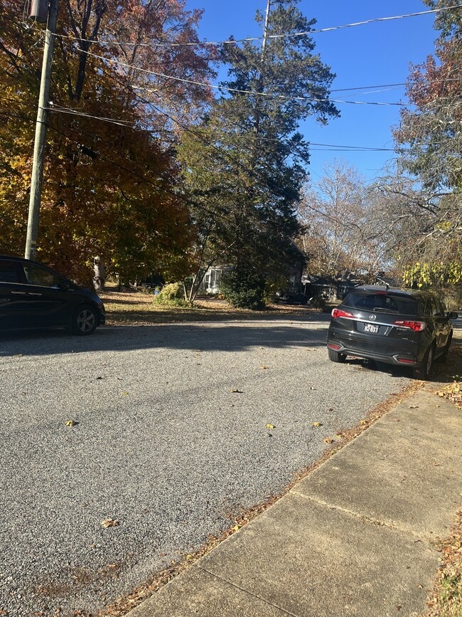 Building Photo - 520 Hollingsworth Ave