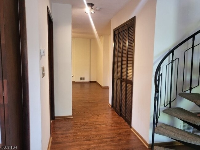 Building Photo - 1 Red Lodge Dr