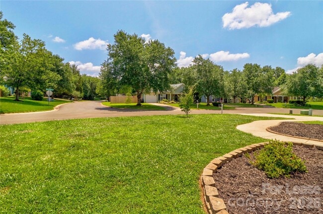 Building Photo - 155 Green Dragon Ct