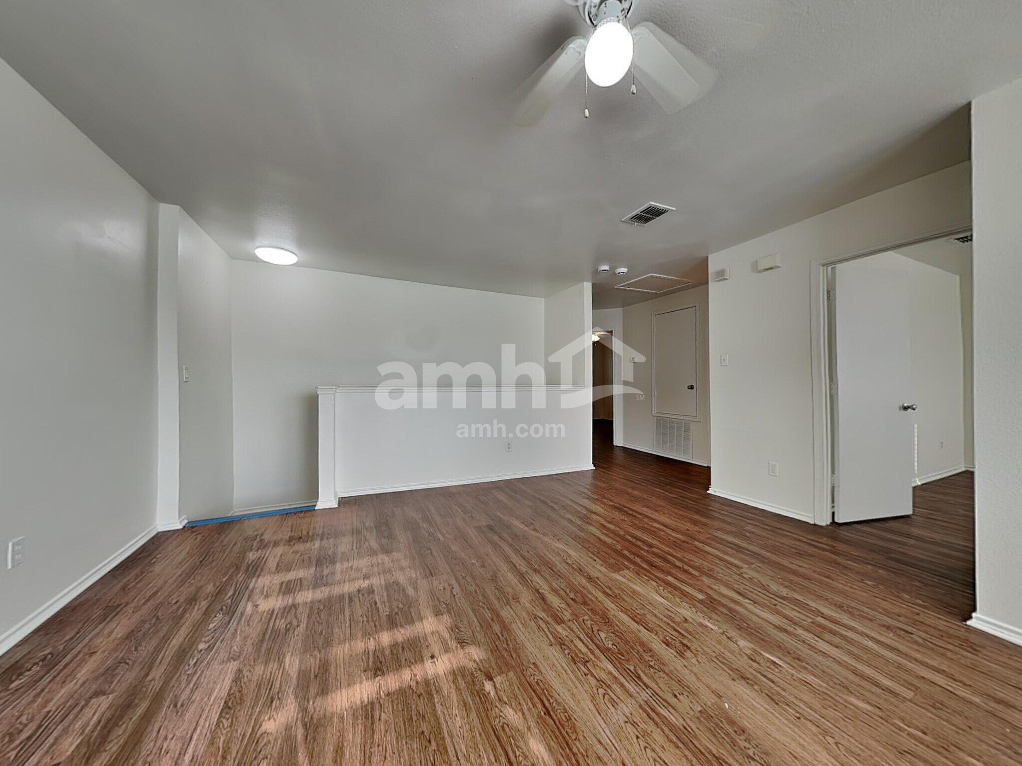 Building Photo - 2804 Lake Vista Dr