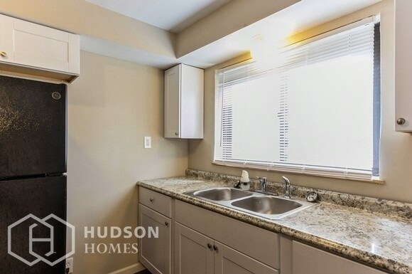 Building Photo - AVAILABLE NOW! - 4509 Barbara Place Unit 2...