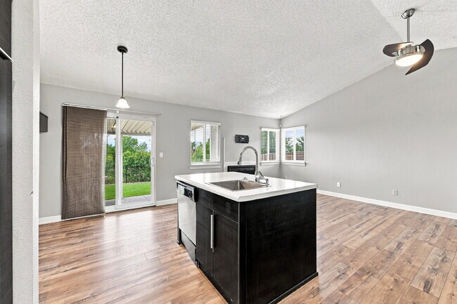 Building Photo - $2,145.95 - 3-bed, 2-bath located in Colorado Springs with a Washer and Dryer.