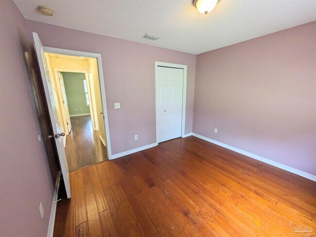Building Photo - 4920 Mayo Cir