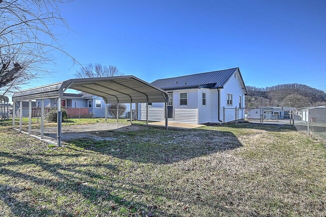 Building Photo - 502 Colorado St