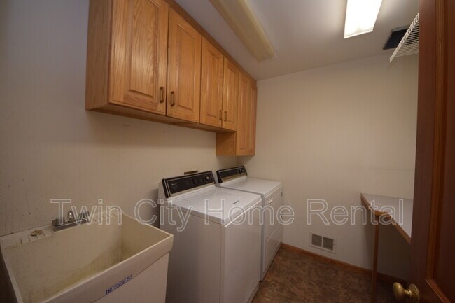 Building Photo - 14531 Wellington Rd