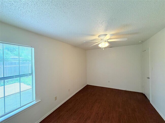 Building Photo - 1215 Ridgemont St