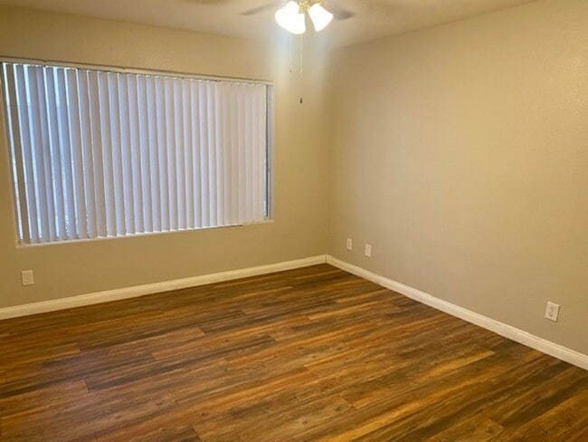 Building Photo - Beautiful 2 bedroom 2 bath Downstairs Condo