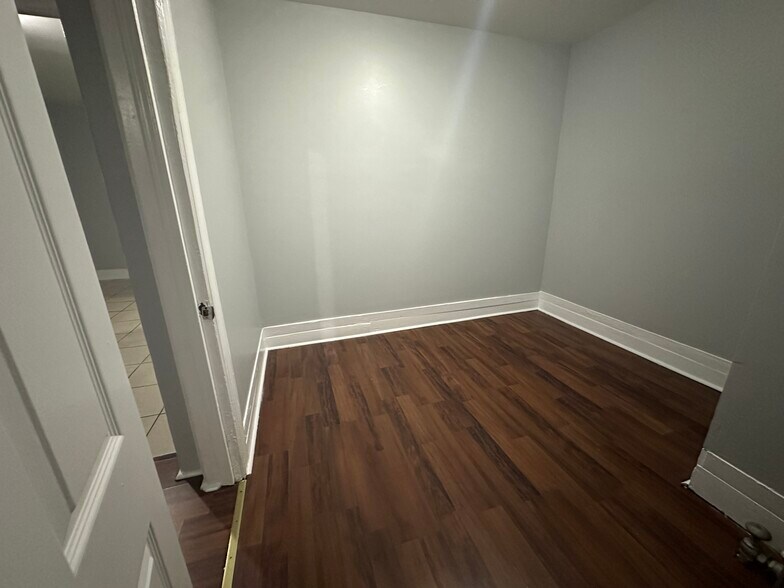 Building Photo - 18 Atlantic St