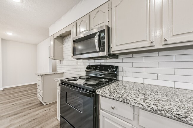 Building Photo - 1030 Perkins Dr