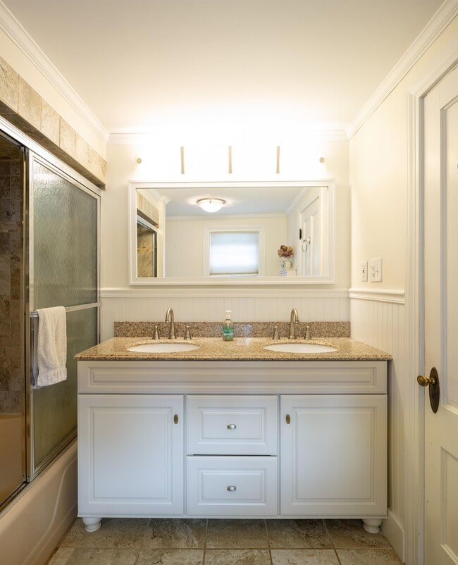 Building Photo - 37 Main Rd N