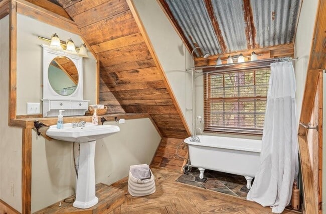 Building Photo - 23207 Decker Prairie-Rosehill Rd