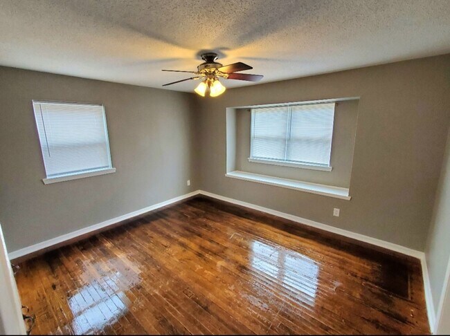 Building Photo - 3 bed 1 bath in Midwest City
